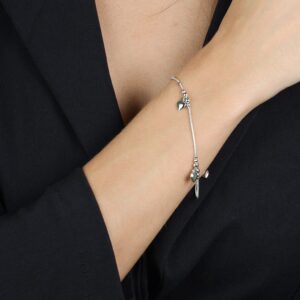 Pulseira Prateada Lisa com 3 Pingentes de Coração Immersa