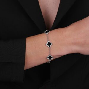 Pulseira Prateada de Trevos Pretos Cravejados de Zircônia Immersa